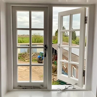 Ffenestr grog dwbl UPVC
